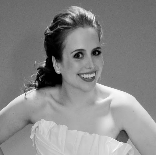 Alexandra Hanson Photo 35