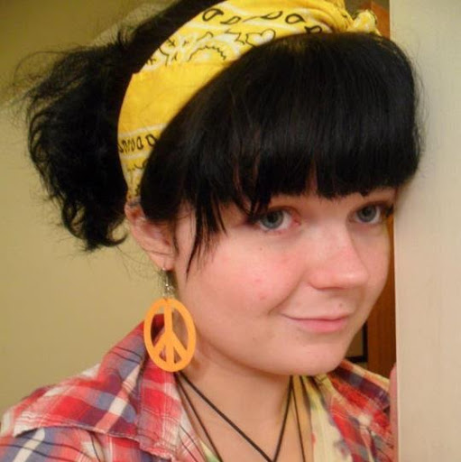 Rebecca Woods Photo 32