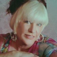 Dee Devine Photo 8