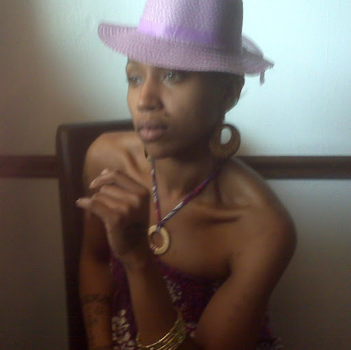 Stephanie Reaves Photo 17