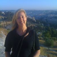 Debbie Tomlinson Photo 26