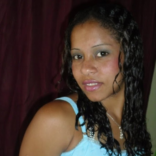 Janice Gomes Photo 6
