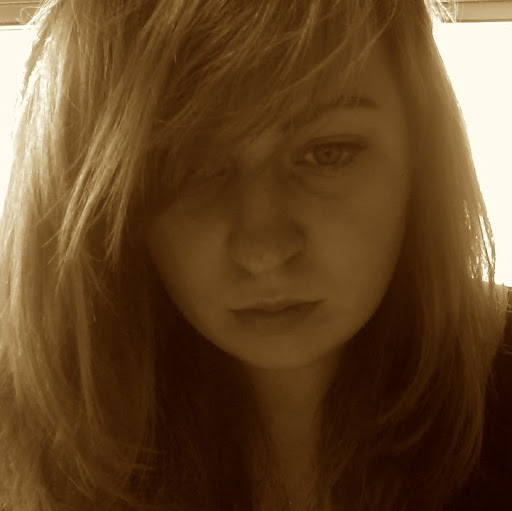 Hannah Hughes Photo 33