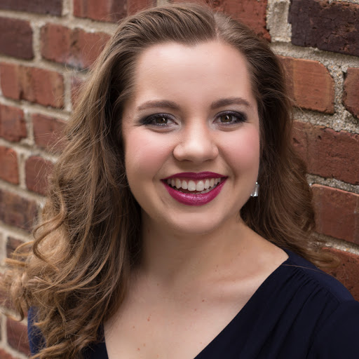 Anna Montgomery Photo 7