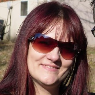 Laura Michael Photo 17