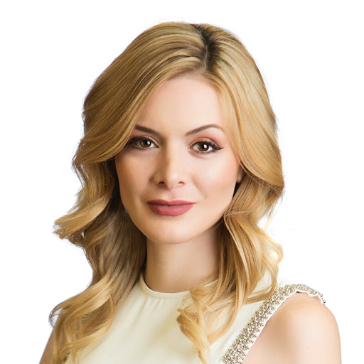 Crystal Hudson Photo 30