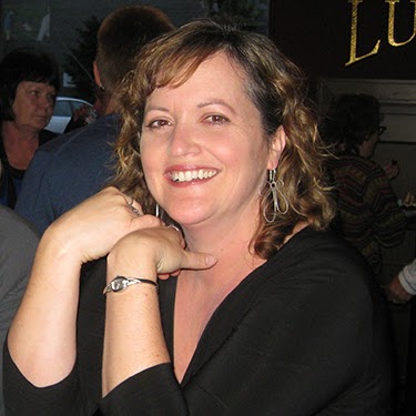 Nicole Oliver Photo 38