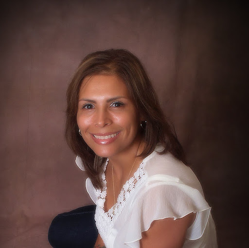 Terri Wren Photo 26