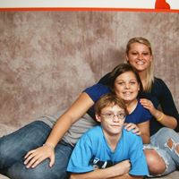 Lisa Lowry Photo 42