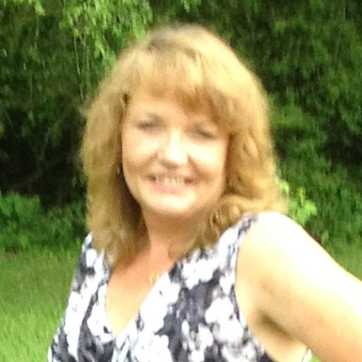 Gina Little Photo 7