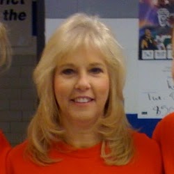 Julie Gibson Photo 15