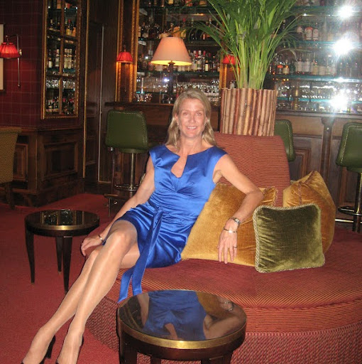 Anne Dubois Photo 9