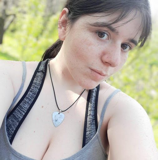 Katie Sanders Photo 48