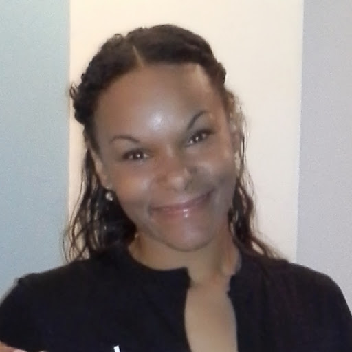 Courtney Robinson Photo 17