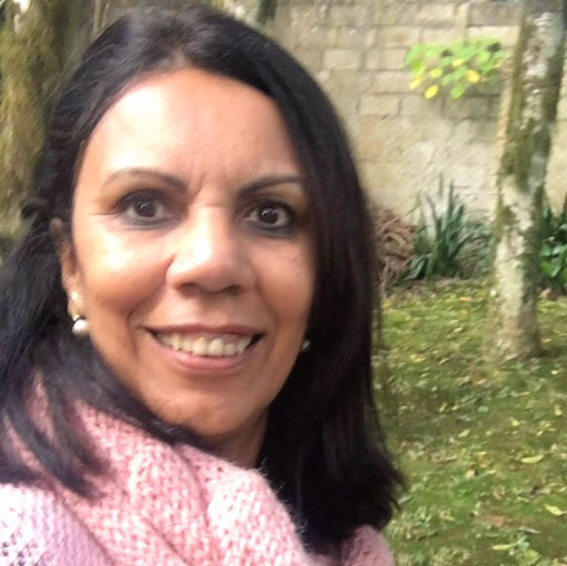 Angela Mello Photo 37