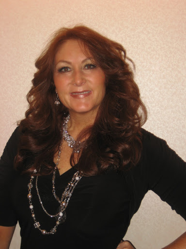 Michelle Dennison Photo 26