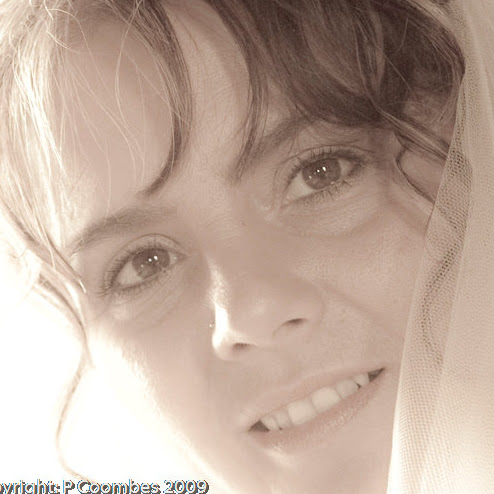 Kimberly Hutton Photo 28