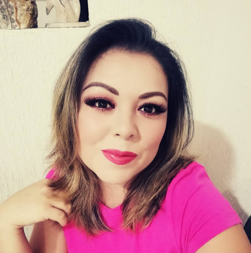 Liz Paredes Photo 10