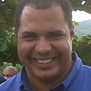Luis Vega Photo 39