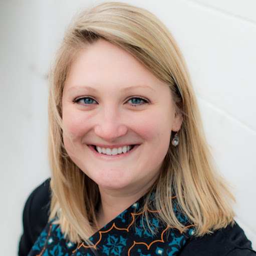 Anna Applegate Photo 30