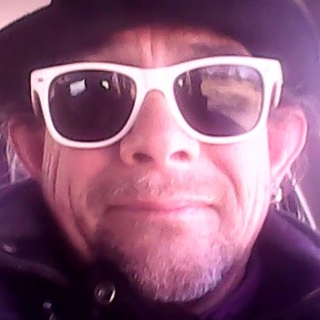 Michael Low Photo 28