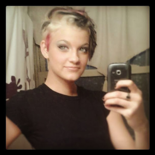Emily Brooks Photo 48