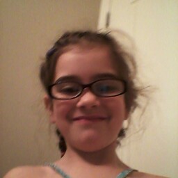 Olivia Nicholls Photo 12