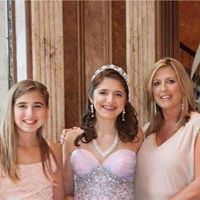 Lisa Hicks Photo 44