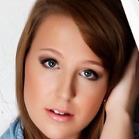 Ella Hamilton Photo 7