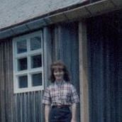 Deborah Newton Photo 32