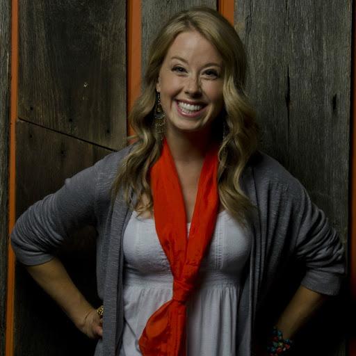 Emily Martin Photo 55