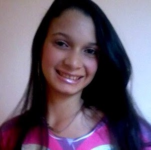 Caroline Melo Photo 29