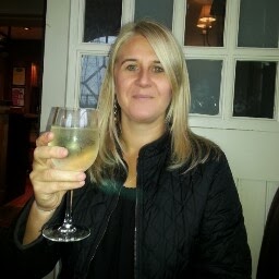 Julie Robertson Photo 26