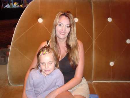 Carla Ward Photo 37