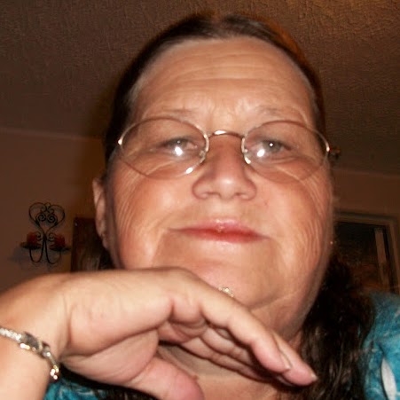Ruthie Reynolds Photo 5