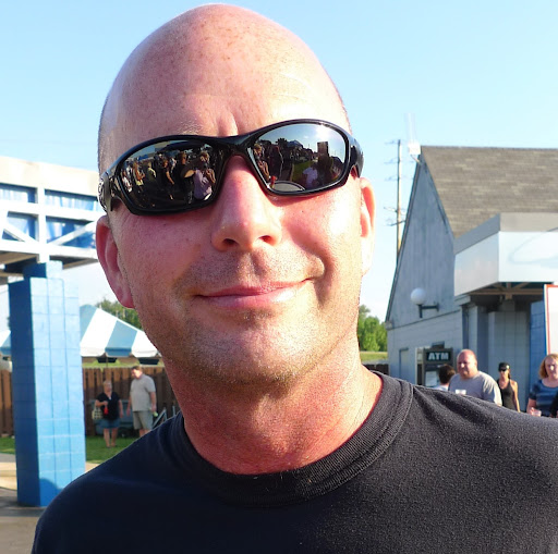 Lee Armstrong Photo 21