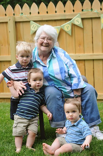 Lois Rogers Photo 30