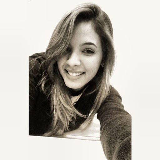 Mirella Barros Photo 10