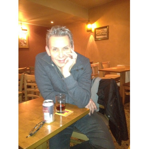 Hugh Moore Photo 32