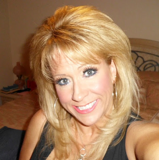 Tracie Roberts Photo 36