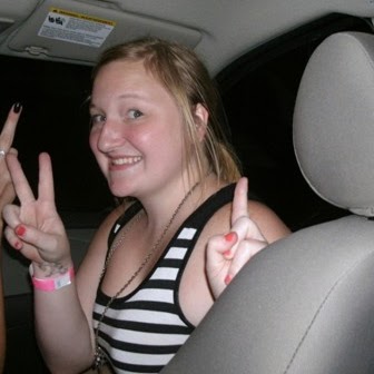 Holly Yates Photo 7