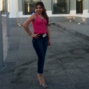 Jenny Hernandez Photo 10