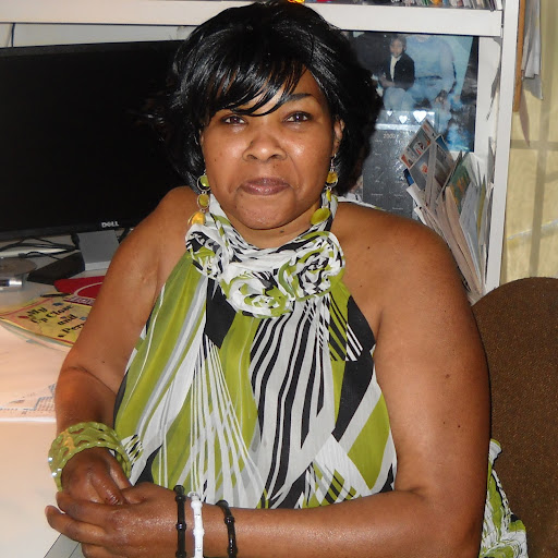 Lorraine Cooper Photo 10