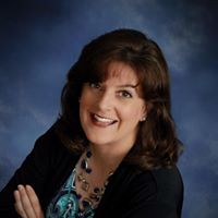 Kris Robbins Photo 10