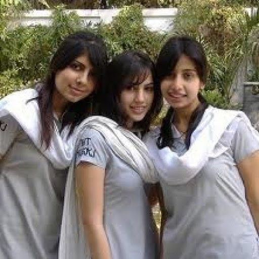 Puja Singh Photo 14