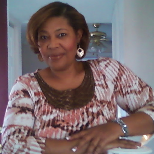 Linda May Photo 27