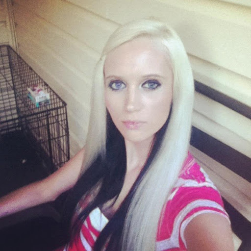 Heather Holcomb Photo 18