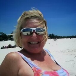 Debbie Ellison Photo 19