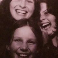 Clare Elliott Photo 16