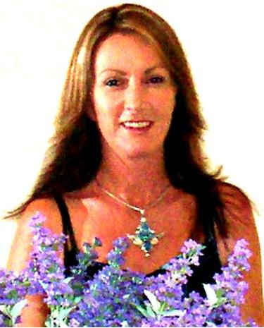 Tracey Hawkins Photo 6